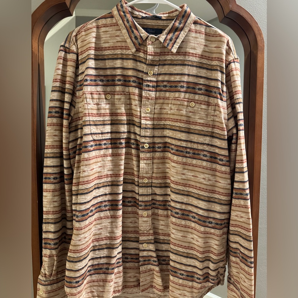 Men’s Lucky Brand western style long sleeve button down. Classic fit, size L.